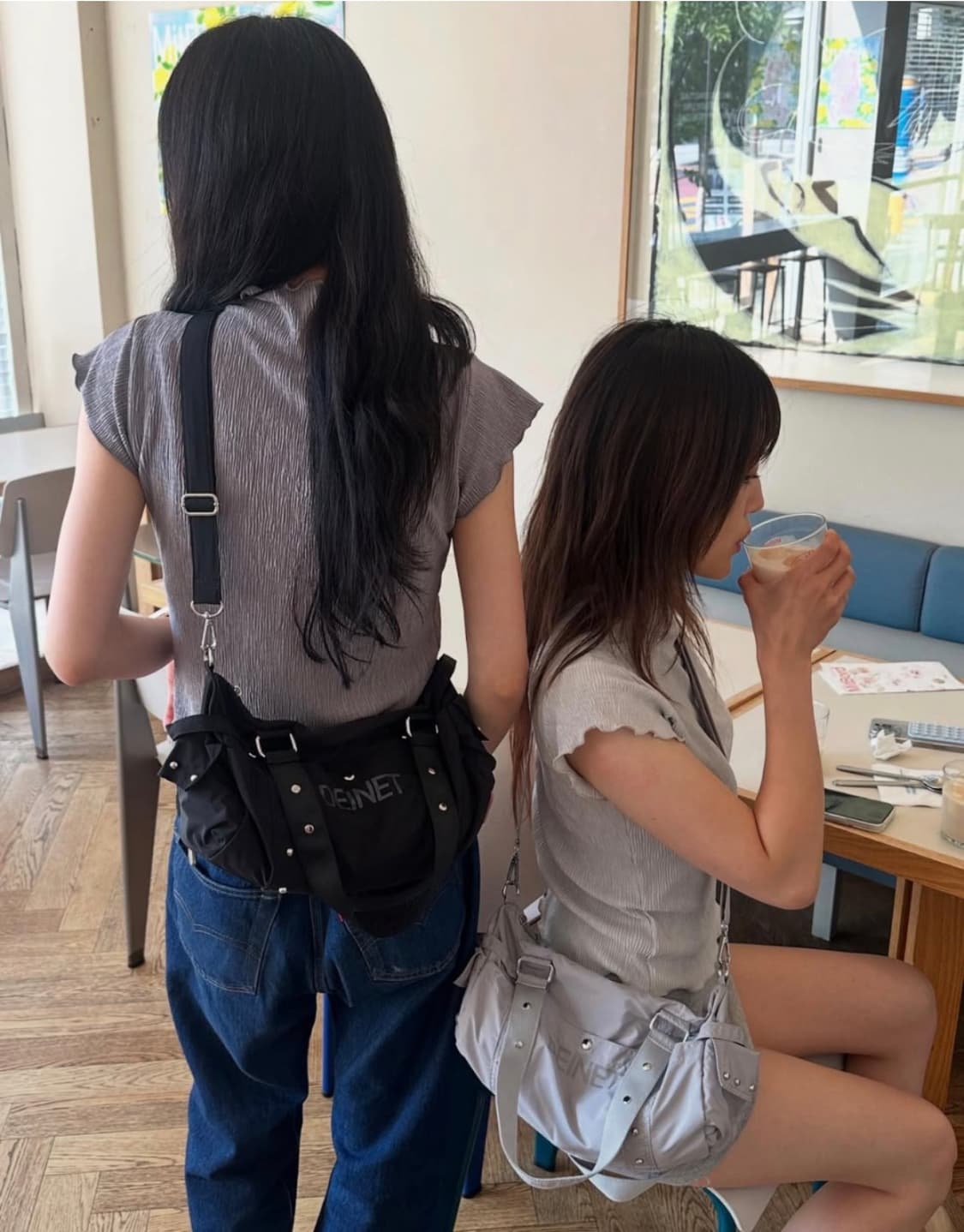 DEINET FRILL TOP IN GREY 상품이미지4