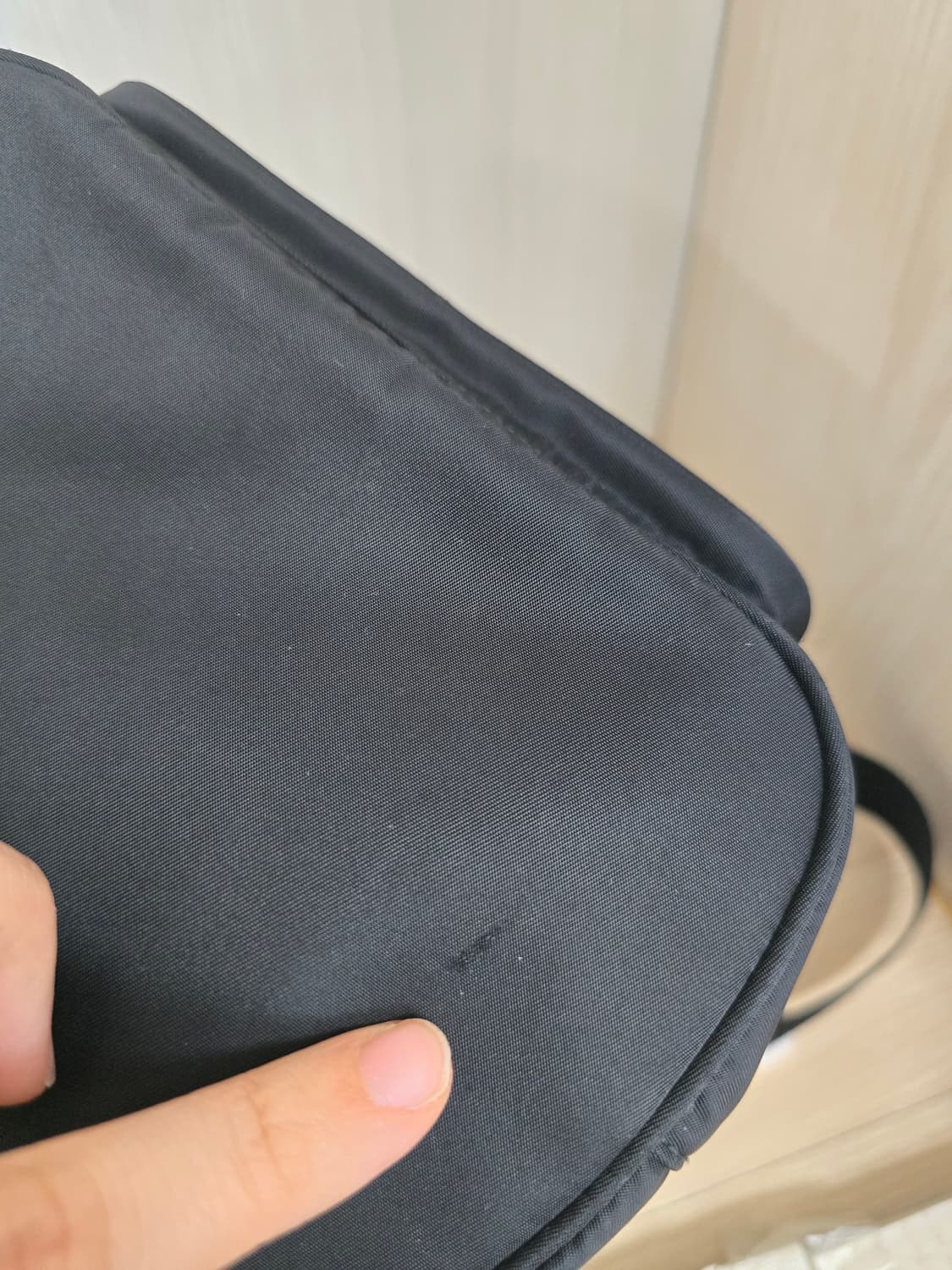 프라다 리나일론 버킷백 블랙 금장 상품이미지7