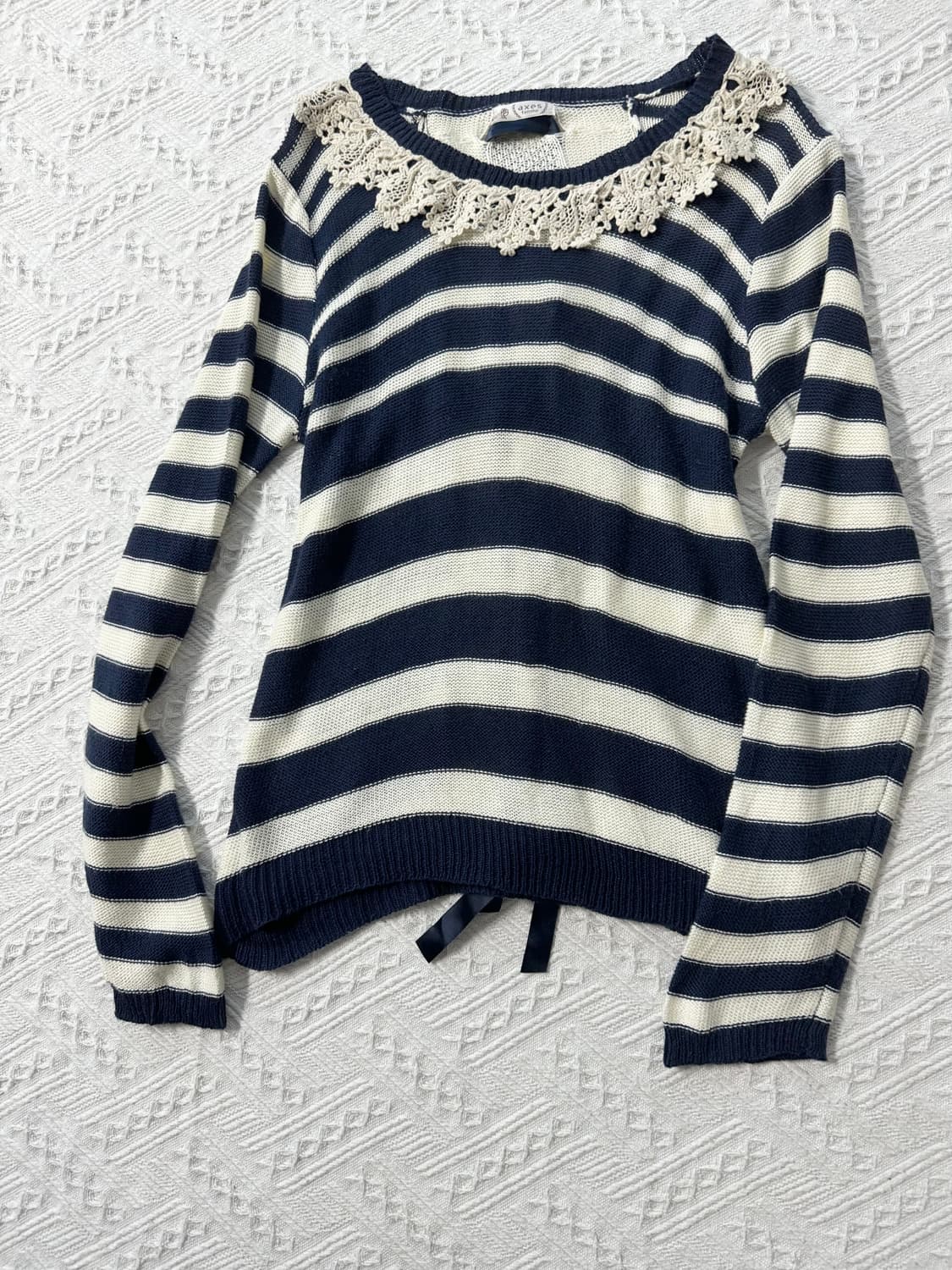 백 아일렛 스트라이프 패턴 니트 상품이미지8