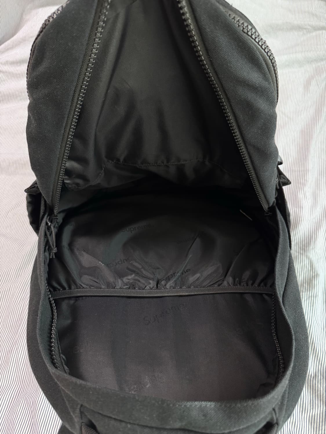 슈프림 백팩 블랙 25ss 상품이미지9