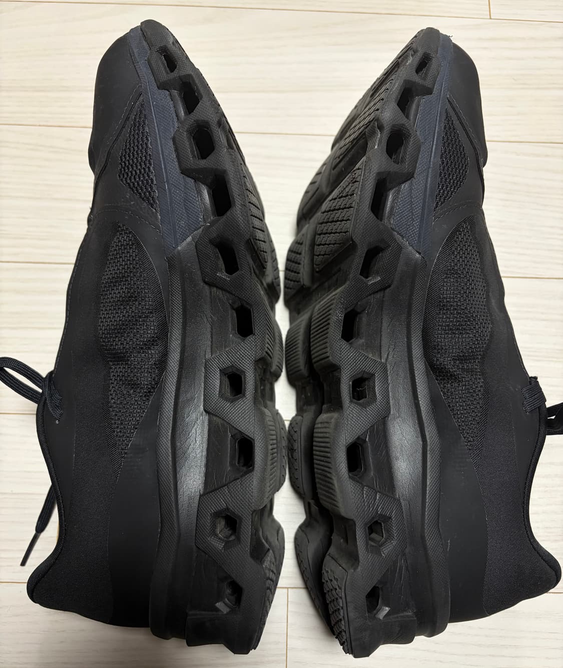 파프 온 클라우드몬스터 2 블랙 마그넷 상품이미지2