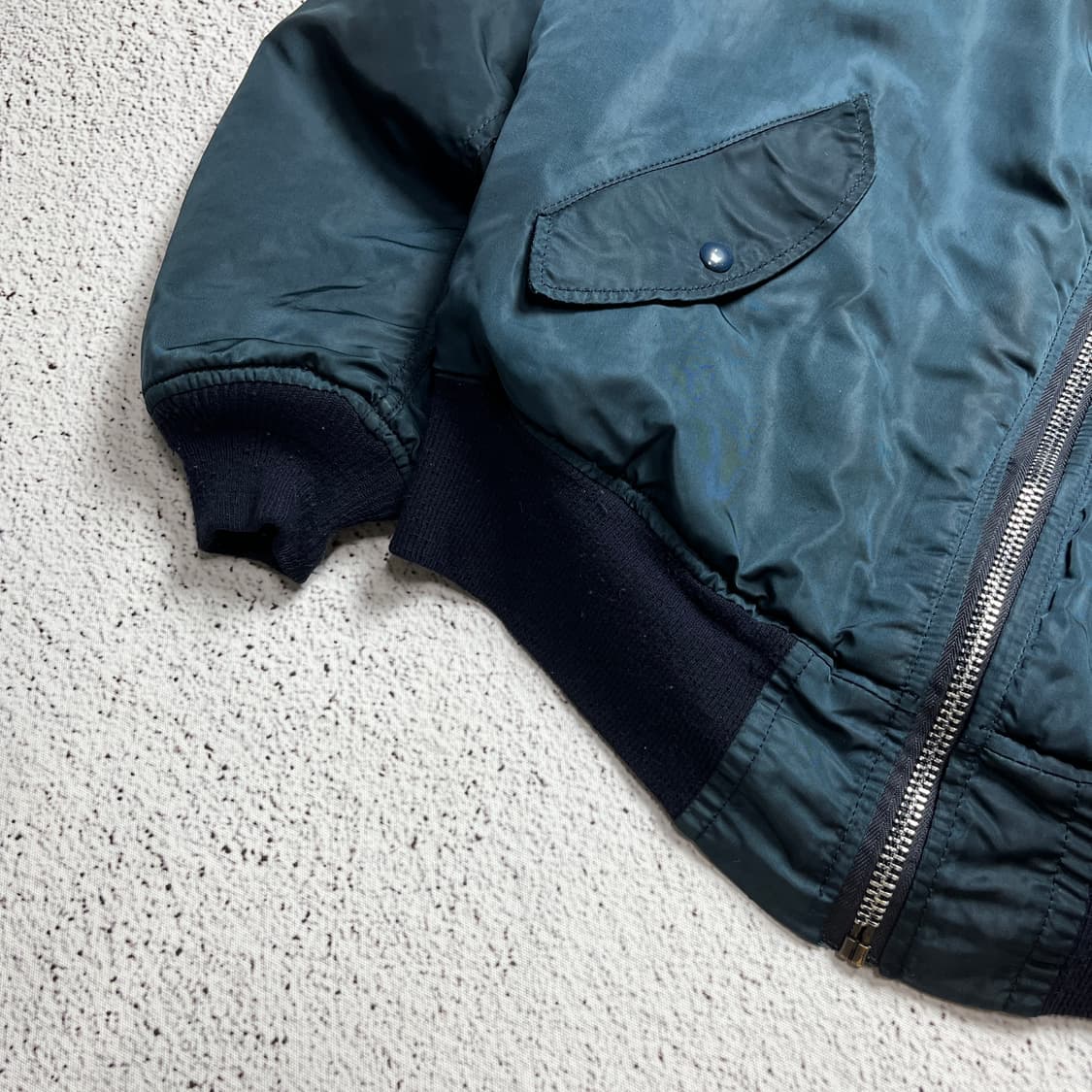 90s Alpha Industries MA-1 Flight Jacket 상품이미지4
