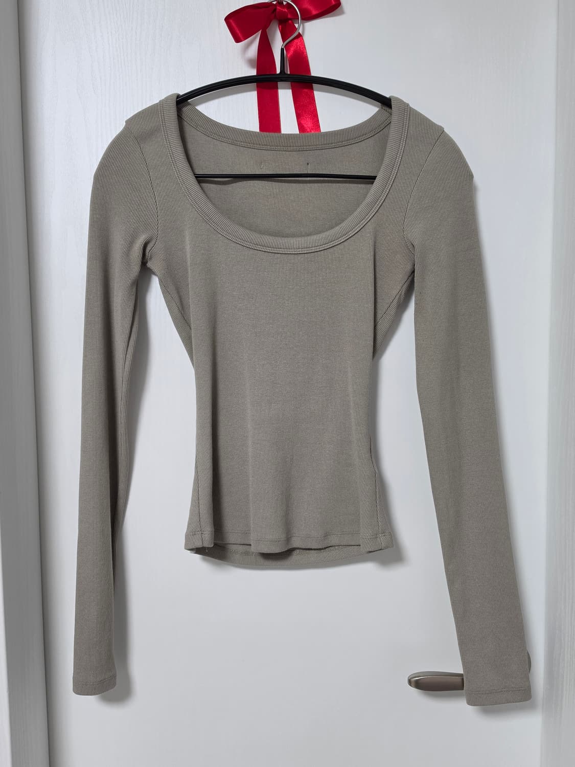 클라따 cladda 에센셜 베이직 티 밀키카키 상품이미지2