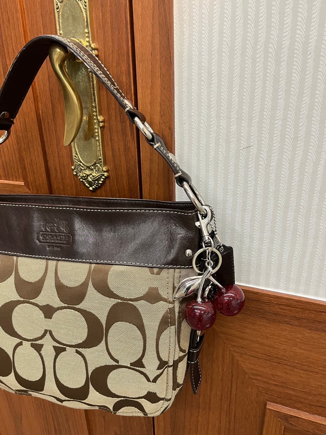 Coach Beige Square Shoulder Bag 상품이미지5