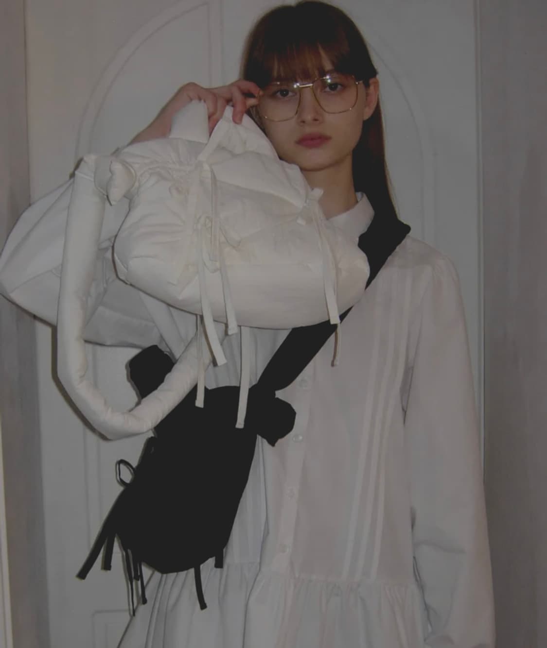 시눈 SINOON 오프화이트 패딩 숄더백 택새제품 상품이미지1