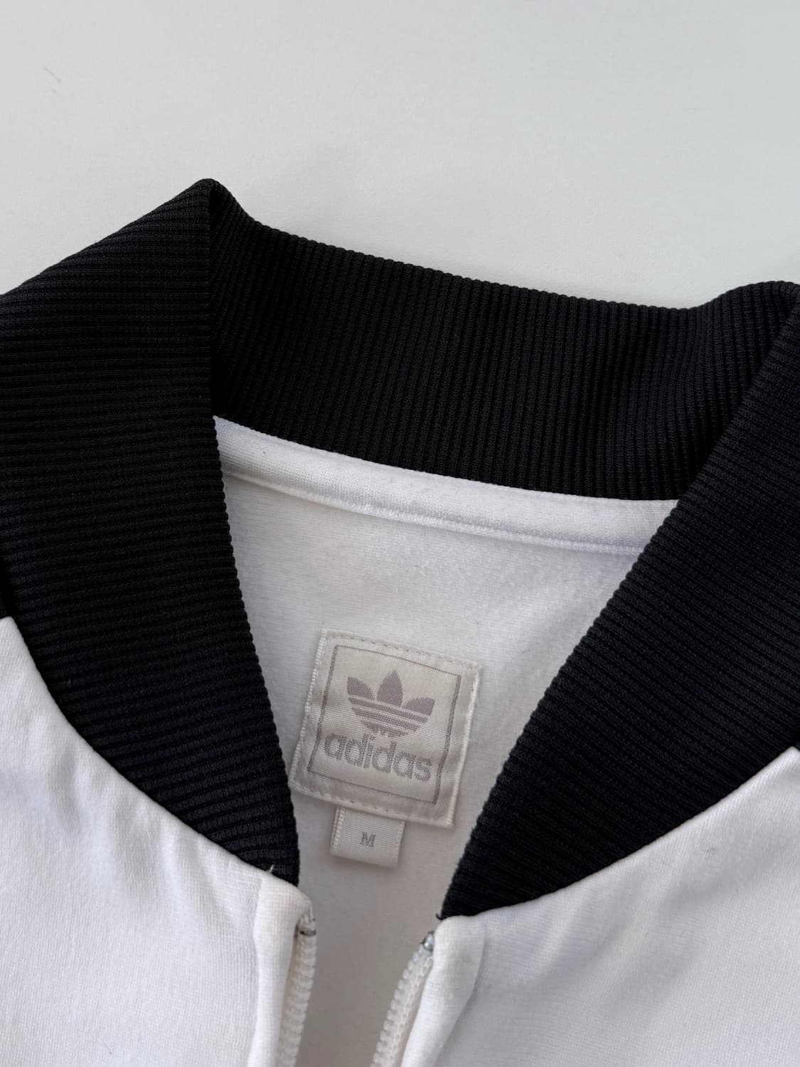 아디다스 루즈핏 흰검 배색 온두라스 파이어버드 트랙 져지 상품이미지4