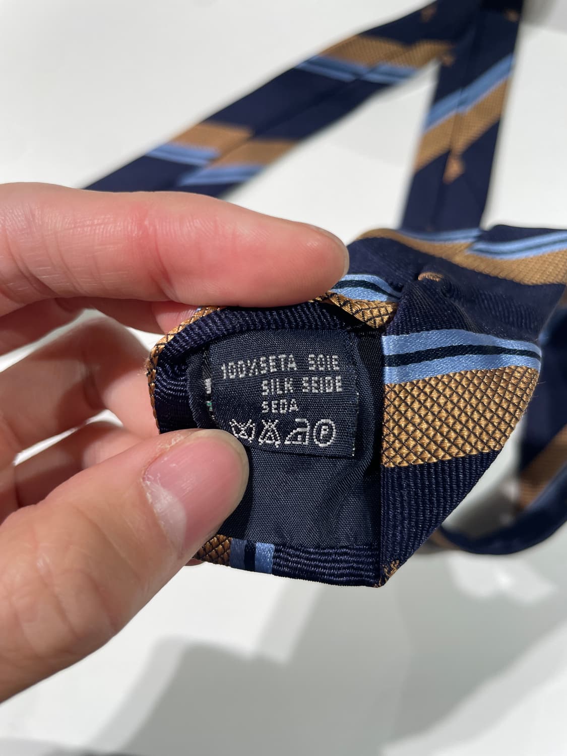 버버리 네이비 모노그램 스트라이프 실크 넥타이 상품이미지5