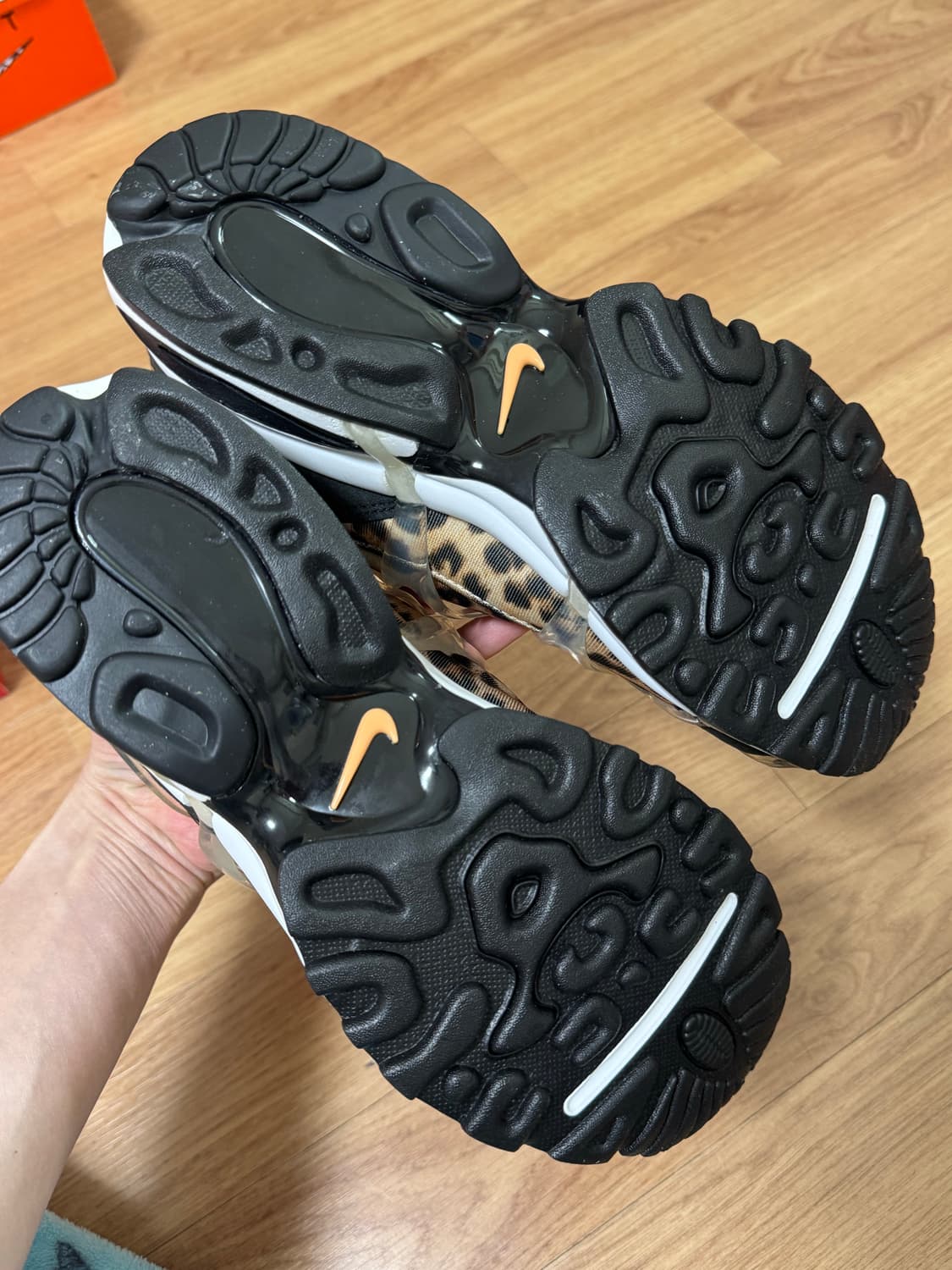 나이키 에어 쿠키니 SE 쿰쾃 앤 액션 레드 250 상품이미지6