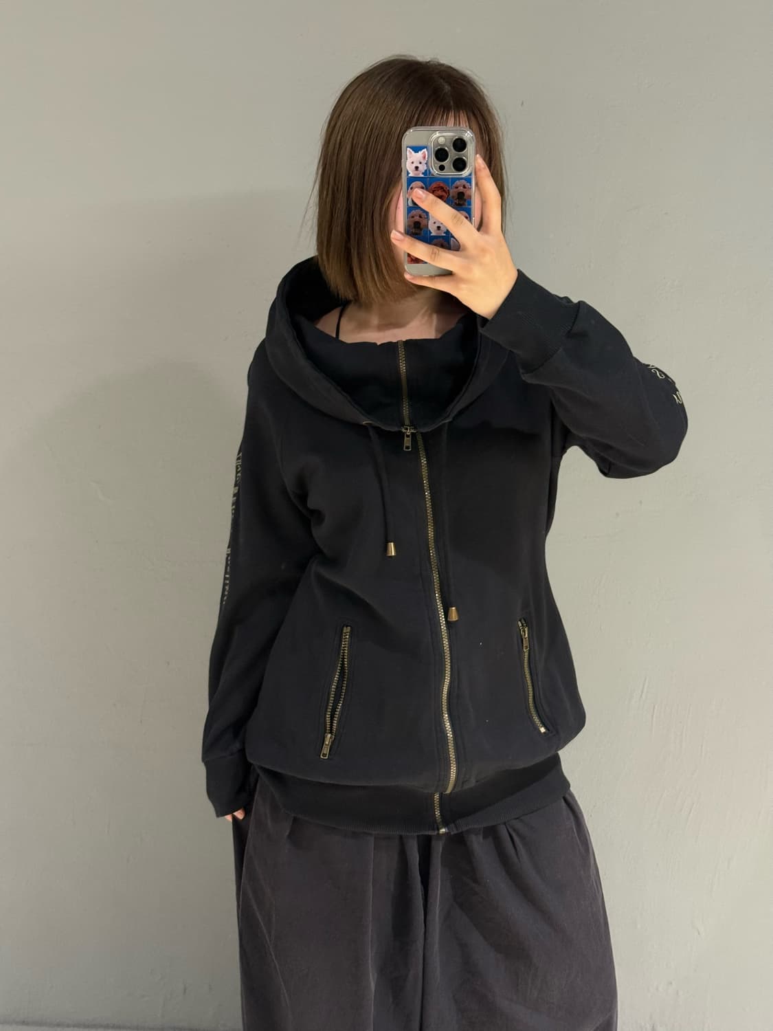 back lettering wide collar point zip-up 상품이미지4