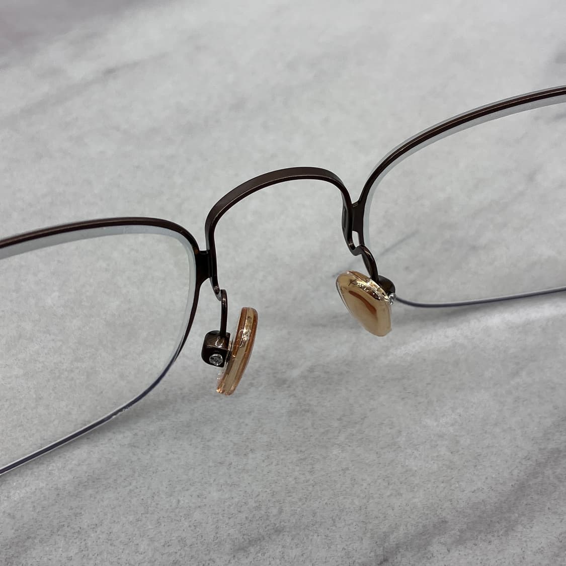 C37 CA 유광 브론즈 스퀘어 역산각 메탈테 안경 상품이미지4
