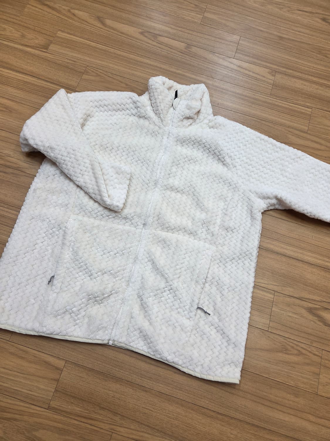 아이보리 색상 컬럼비아 플리스 집업 L사이즈입니다. 부드러운 폴리에스터  상품이미지1