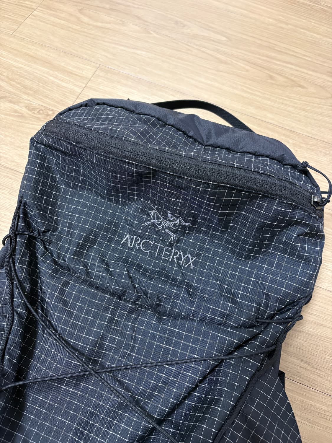 아크테릭스 에어리어스 18 백팩 (블랙) 상품이미지2