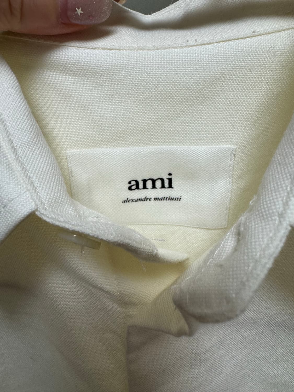 AMI 아미 스몰 하트 로고 옥스포드 버튼 다운 셔츠 - 내츄럴 화이트 상품이미지6