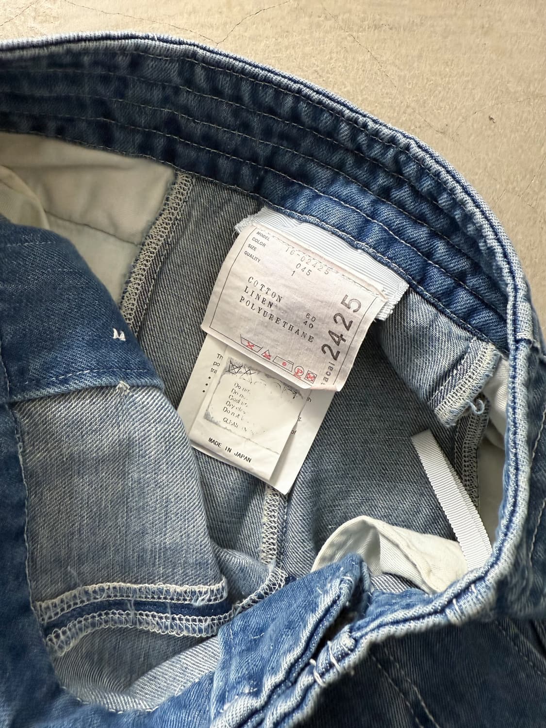 Sacai Women's Button Denim Shorts 상품이미지4