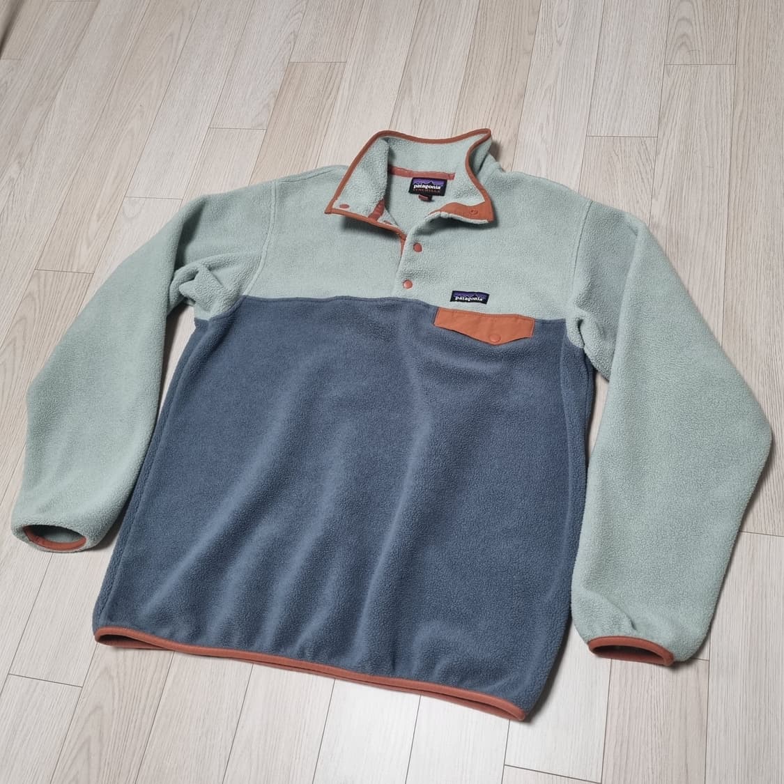 L사이즈) 파타고니아 신칠라 투톤  후리스 스냅티 라이트웨이트 상품이미지2