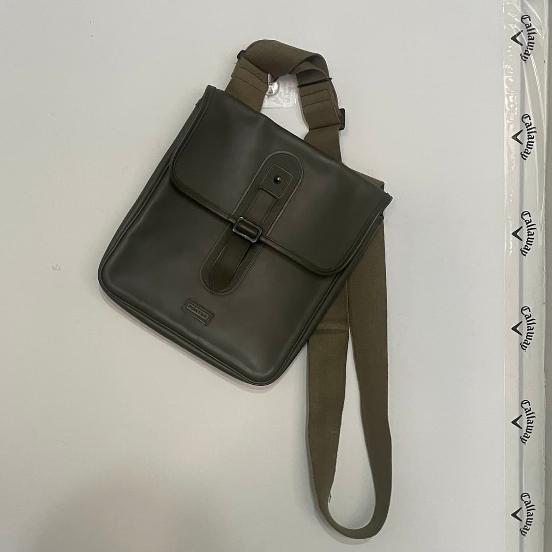 요시다 포터 가죽 크로스백 카키 상품이미지1