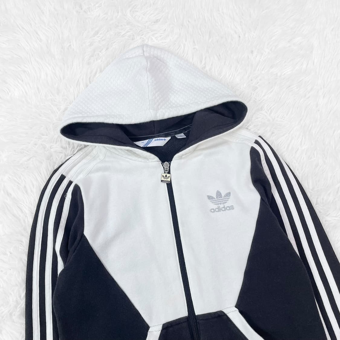 아디다스 불꽃 로고 화이트 패치 후드집업 상품이미지3