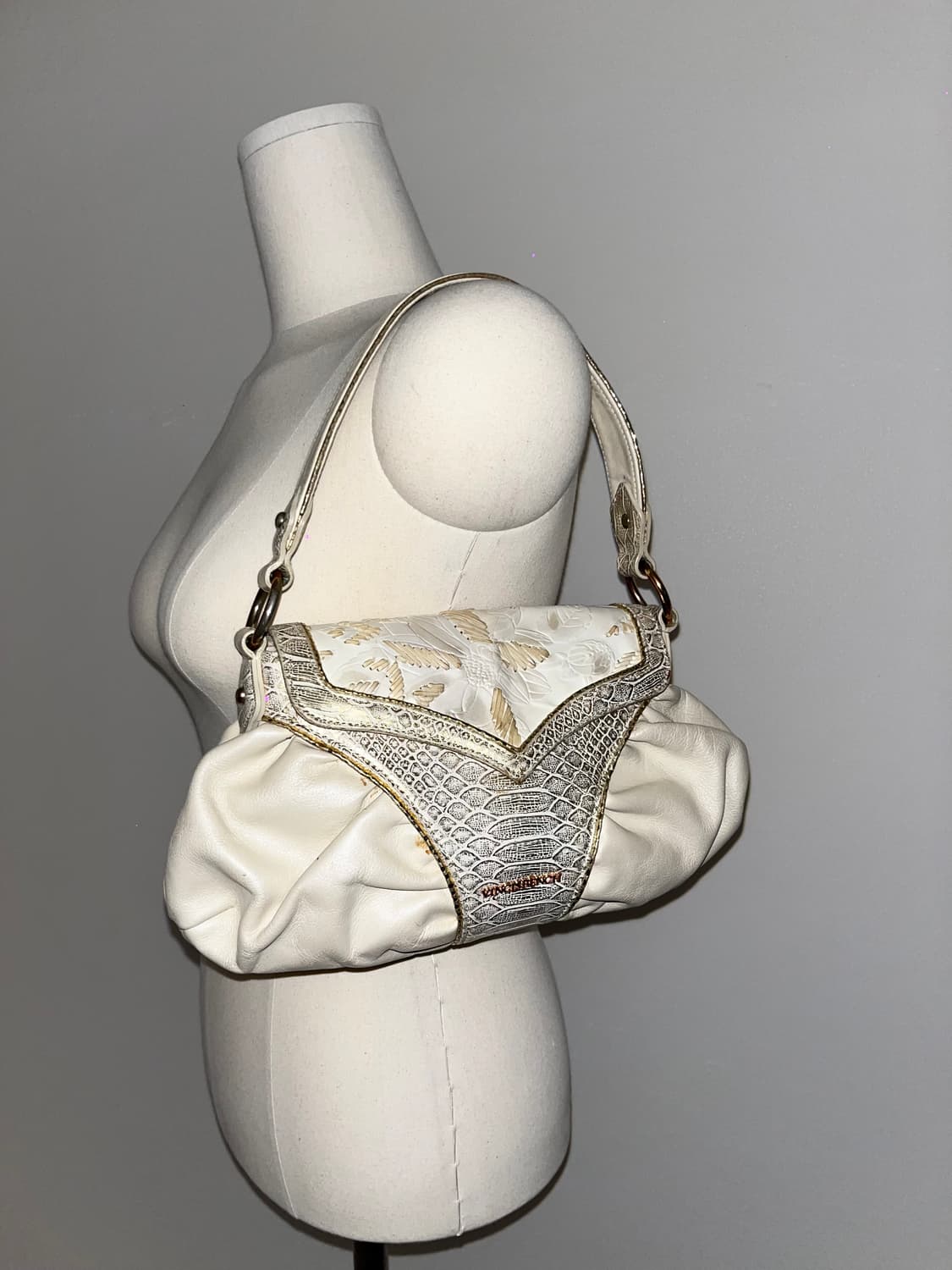 🎉SALE🎉 Vincis bench mini Shoulder bag 상품이미지4