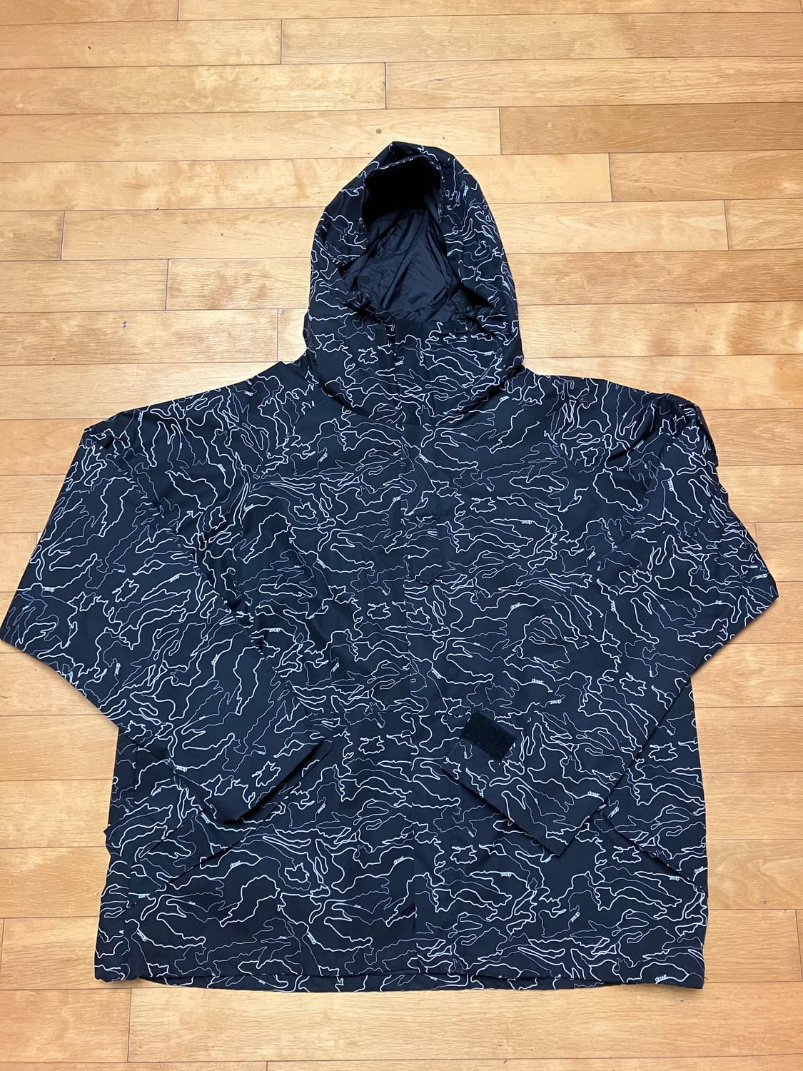 자라 검정 패턴 바람막이 XL 상품이미지1