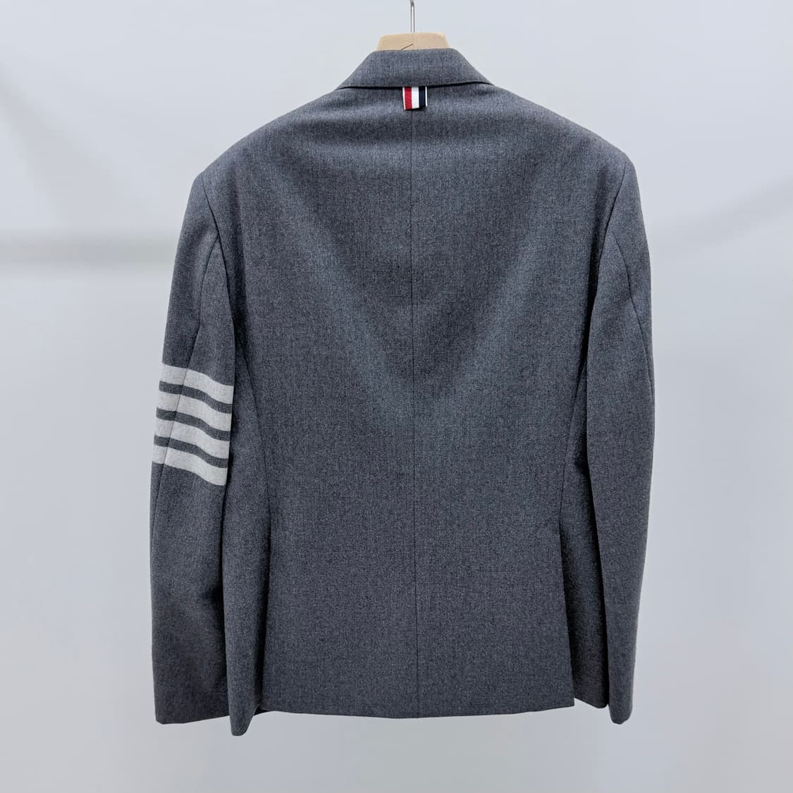 [S+급/2] 톰브라운 사선완장 울 블레이저 자켓 정장 그레이 상품이미지5