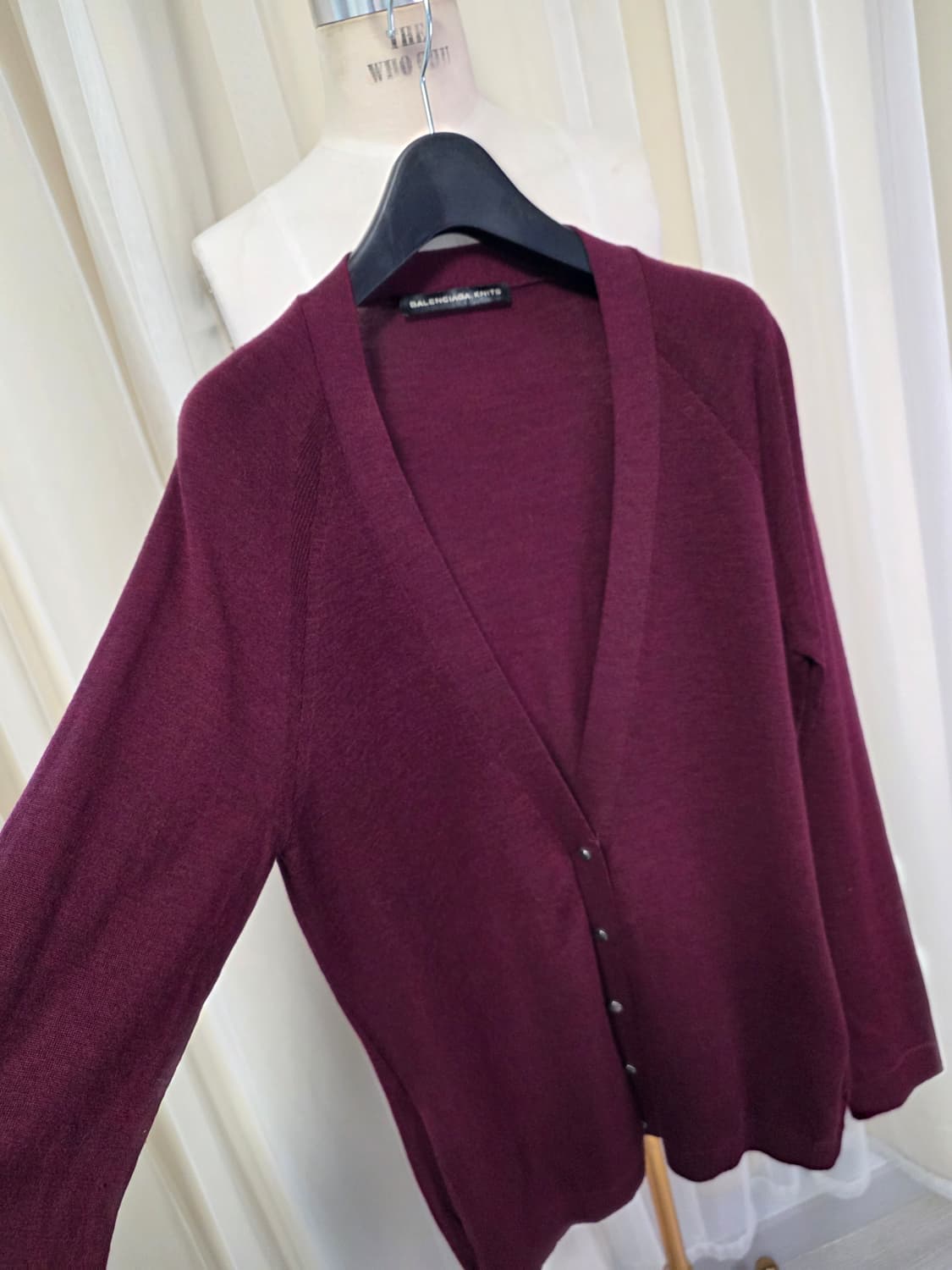 발렌시아가 니트 가디건 버건디 상품이미지4