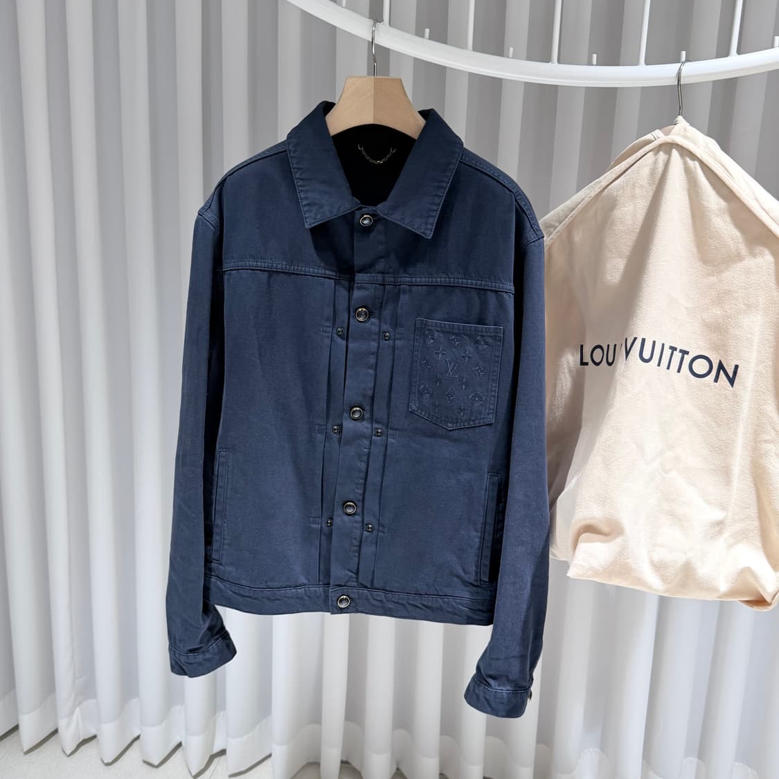 (A+/54) / 루이비통 퍼렐 가먼트다이드 데님 타입 트러커 봄버 자켓 상품이미지2