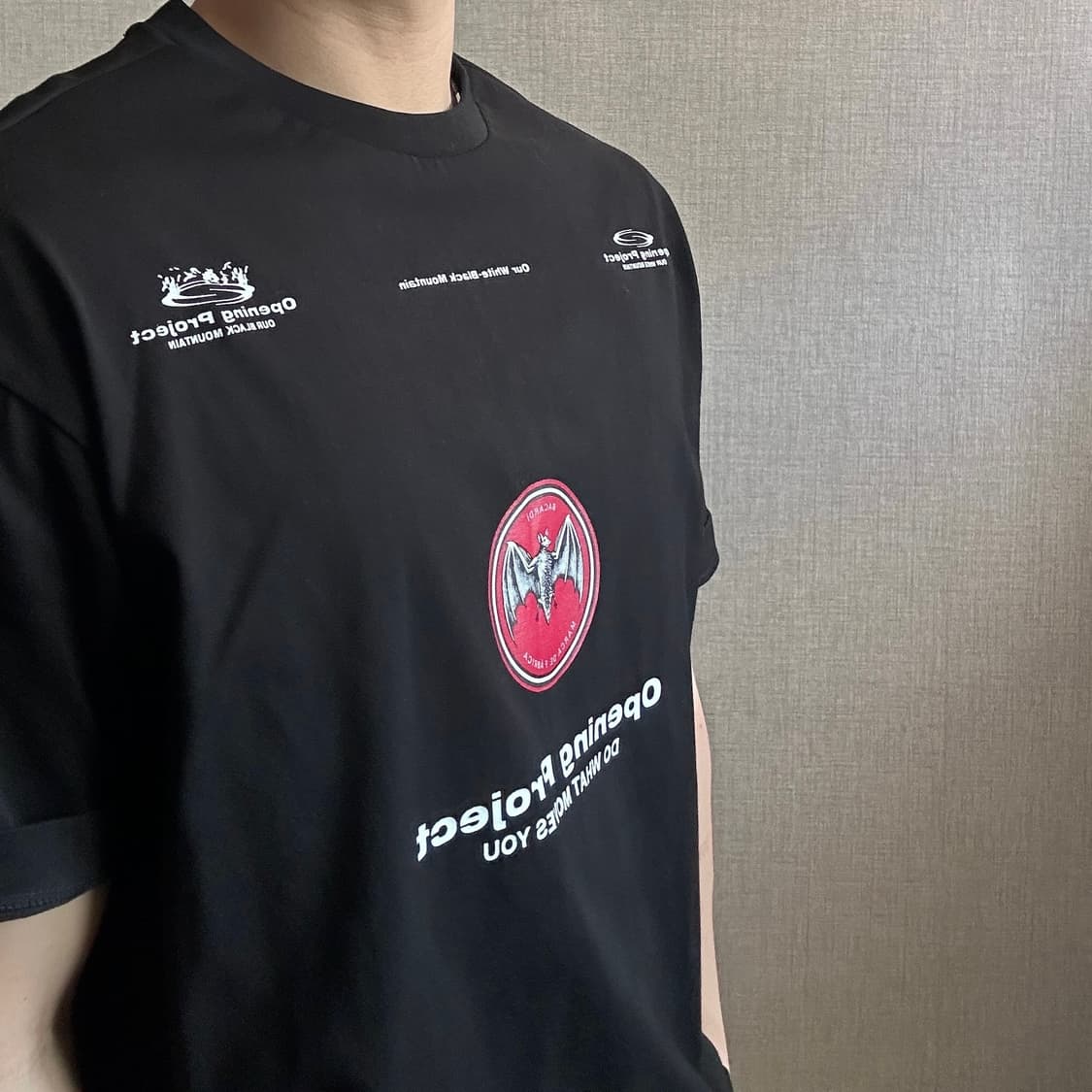 오프닝 프로젝트 x 바카디 로그 플레잉 반팔 티셔츠 상품이미지3