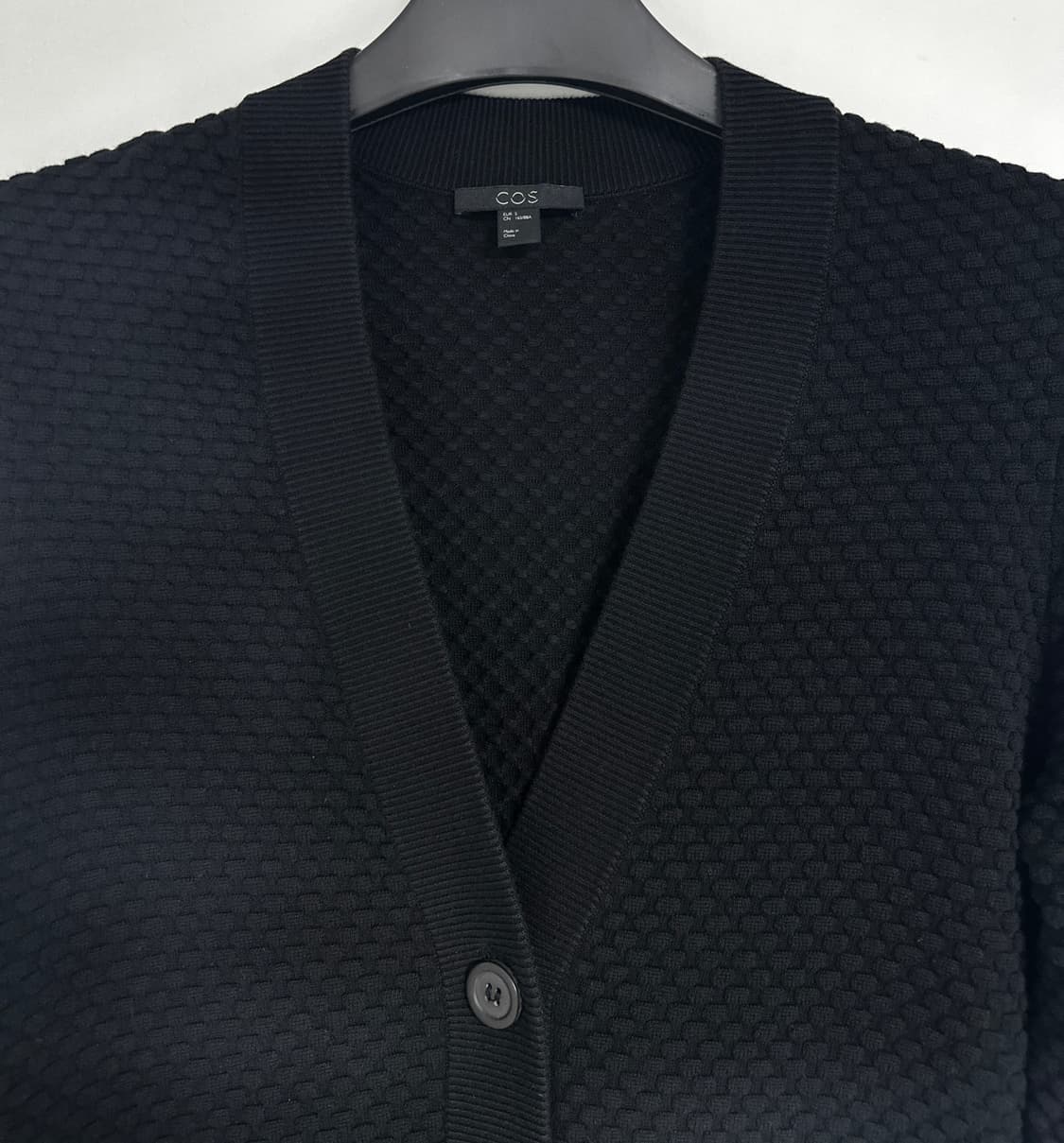 [COS] 텍스쳐 블랙 가디건 상품이미지4