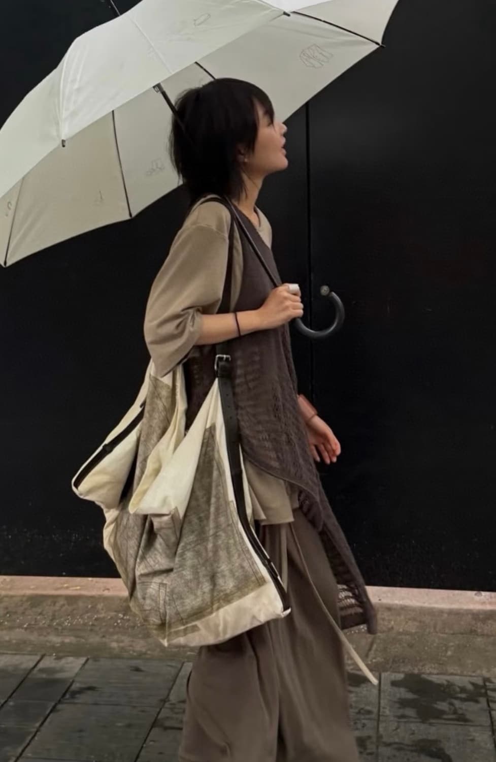 르메르 플래그백 베이지 카키 상품이미지5