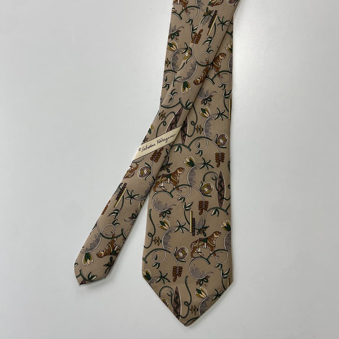 페레가모(Ferragamo) 명품 정품 넥타이 상품이미지1