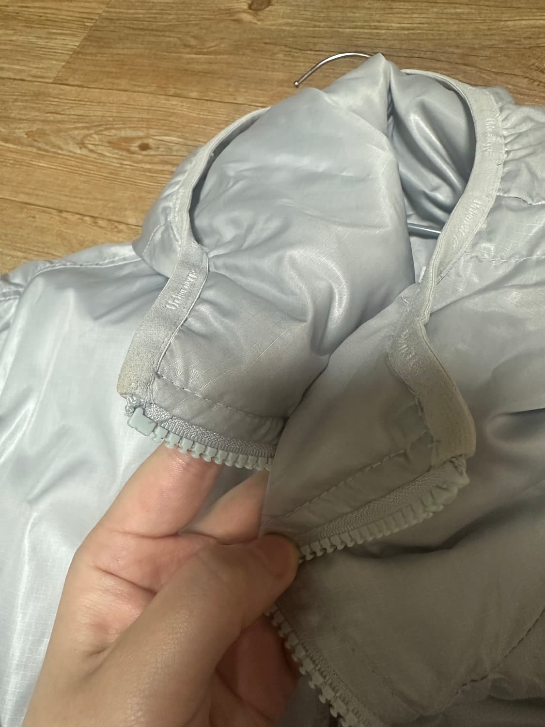 어반디타입 패딩 연그레이 라지 상품이미지4