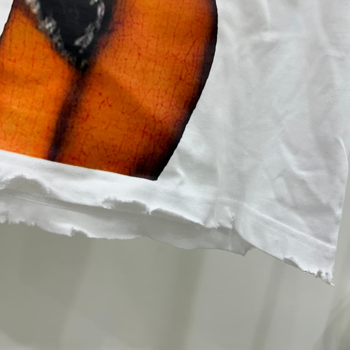 고샤 감성 러시안 디스트로이드 티셔츠 상품이미지3