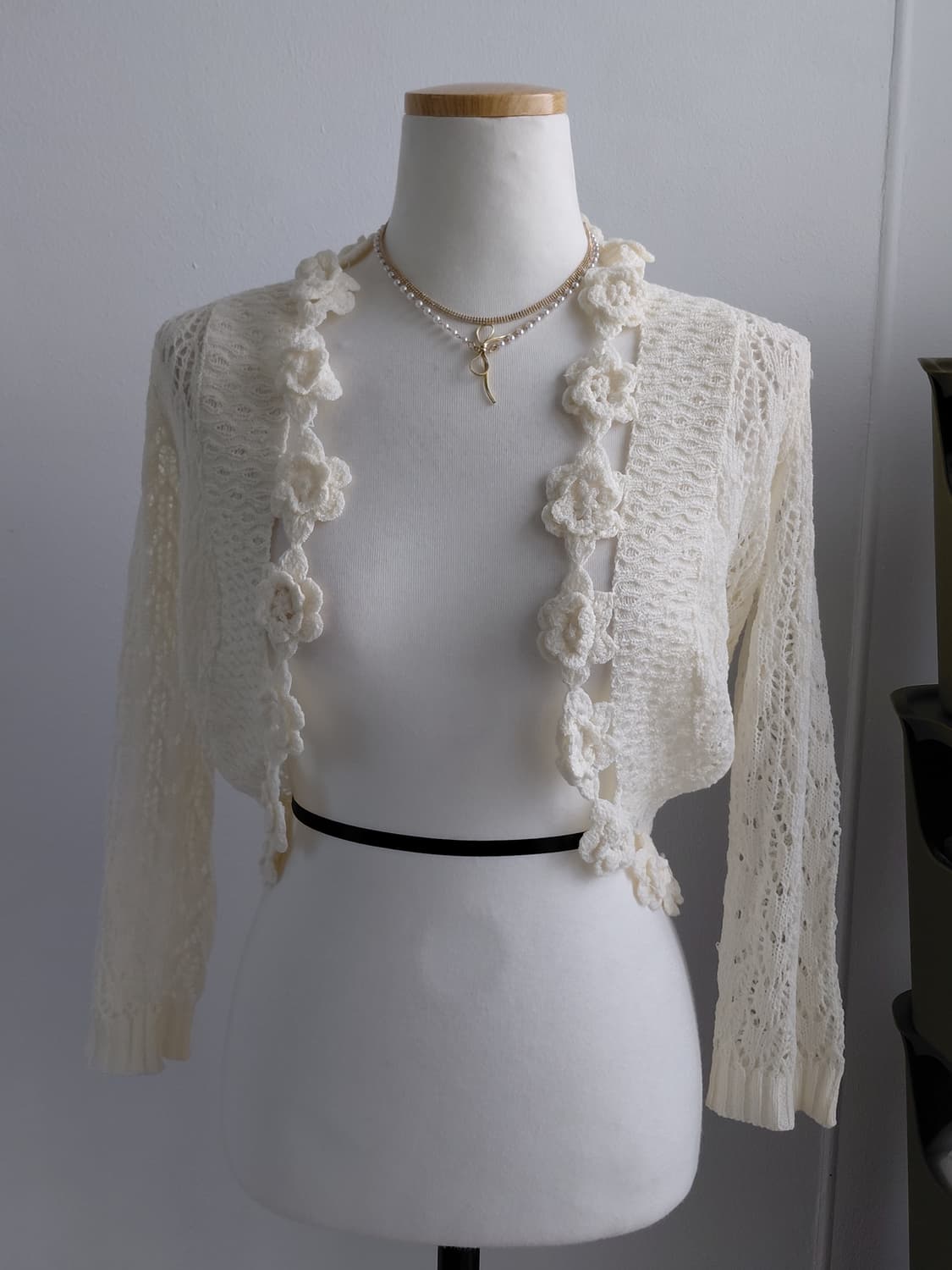 [일본빈티지] 아이보리 꽃 장식 볼레로 가디건 상품이미지1