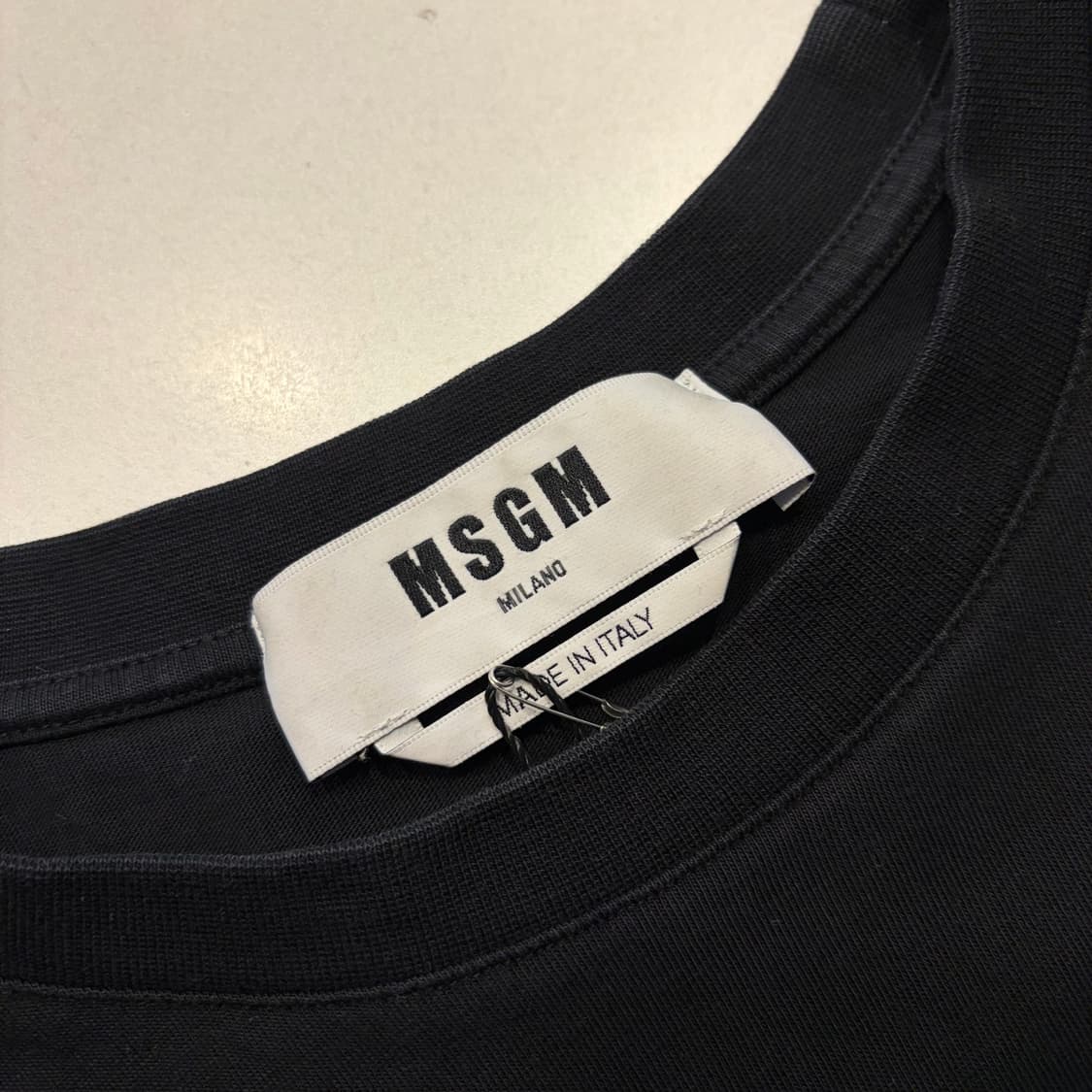 [XL] MSGM 컬러 로고 블랙 반팔 티셔츠 D557 상품이미지5