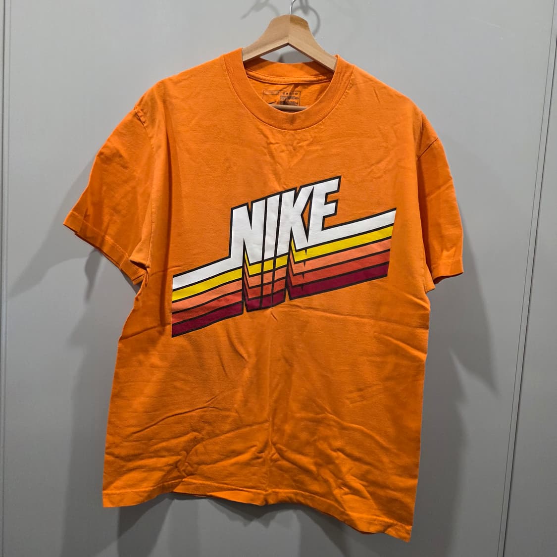나이키(NIKE) 정품 레트로 로고 반팔 티셔츠 상품이미지1