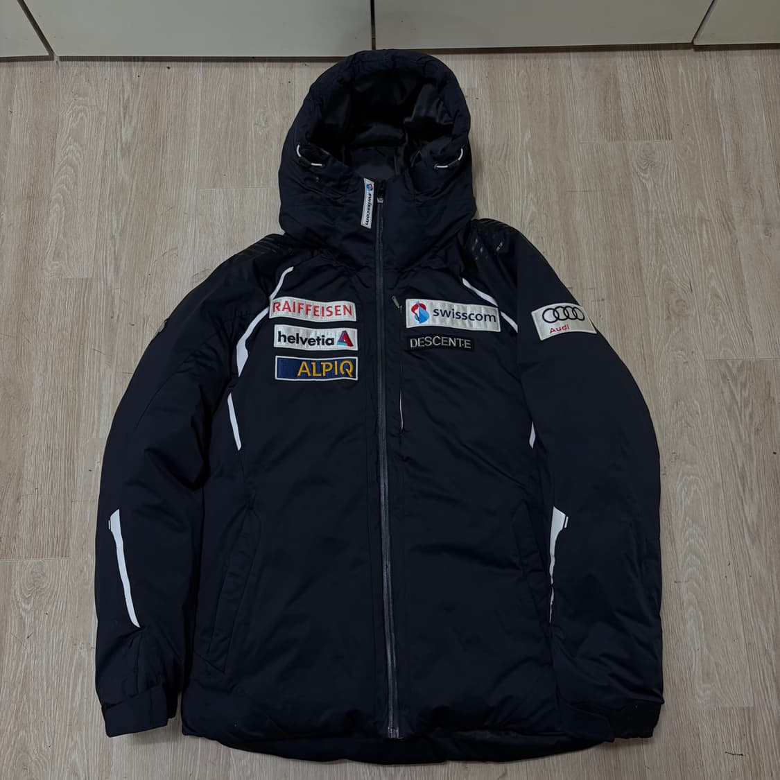데상트 남성 아우디 스위스 레플리카 패딩 XXL/110  상품이미지1