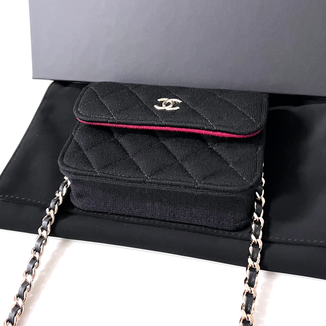[미사용/정품] 샤넬 패브릭 미니 블랙 체인 크로스백 가방 상품이미지9