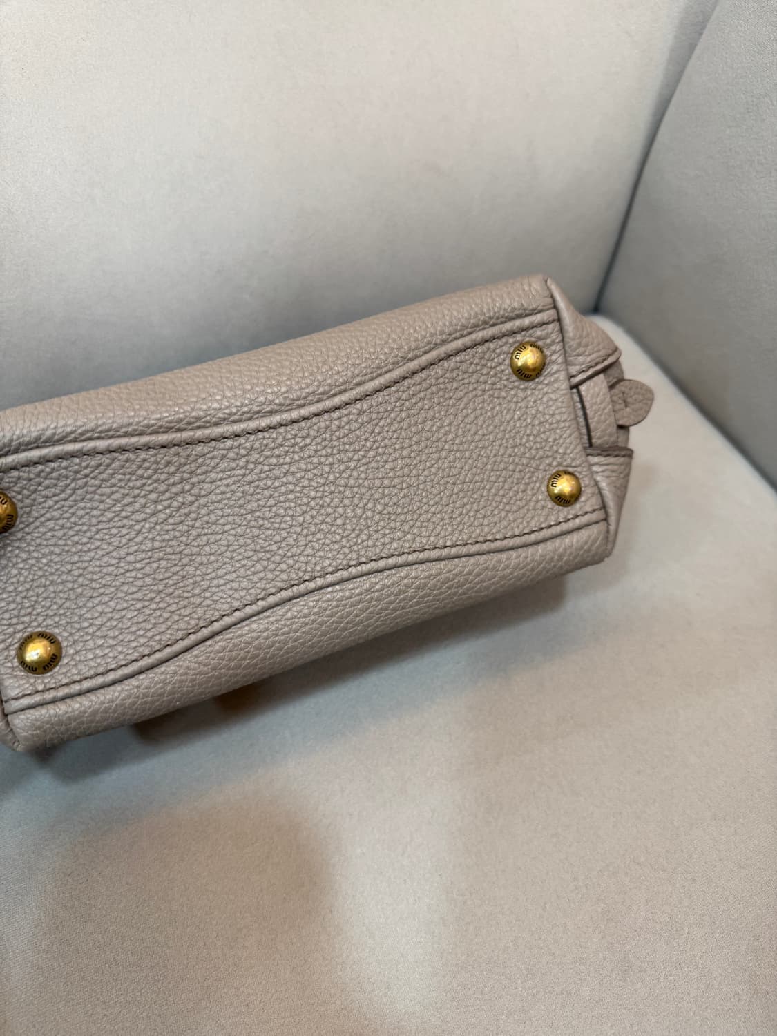 미우미우 비테로 다이노 백 가방 상품이미지3