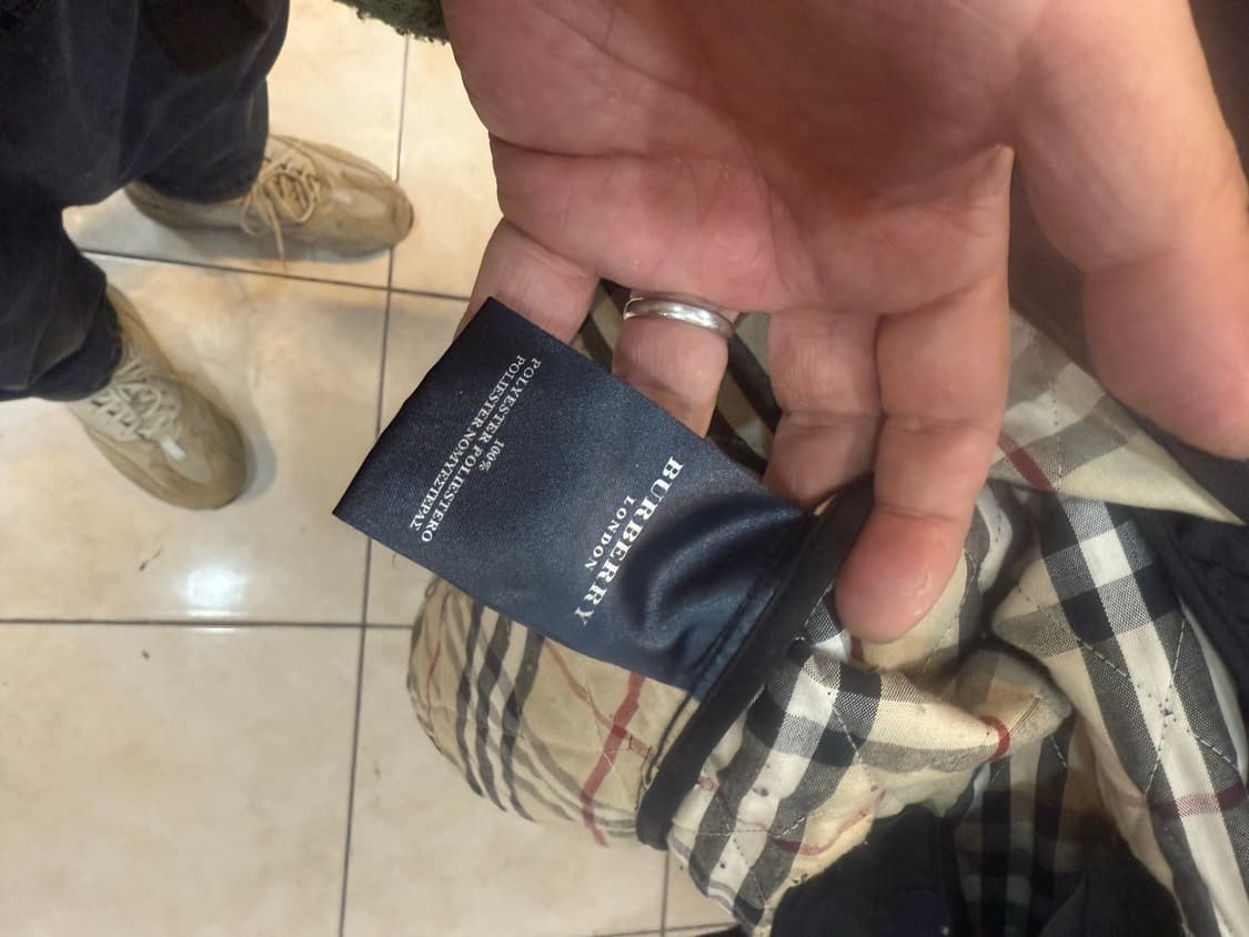 10/66-77 정품 버버리 누빔자켓 팝니다 상품이미지4