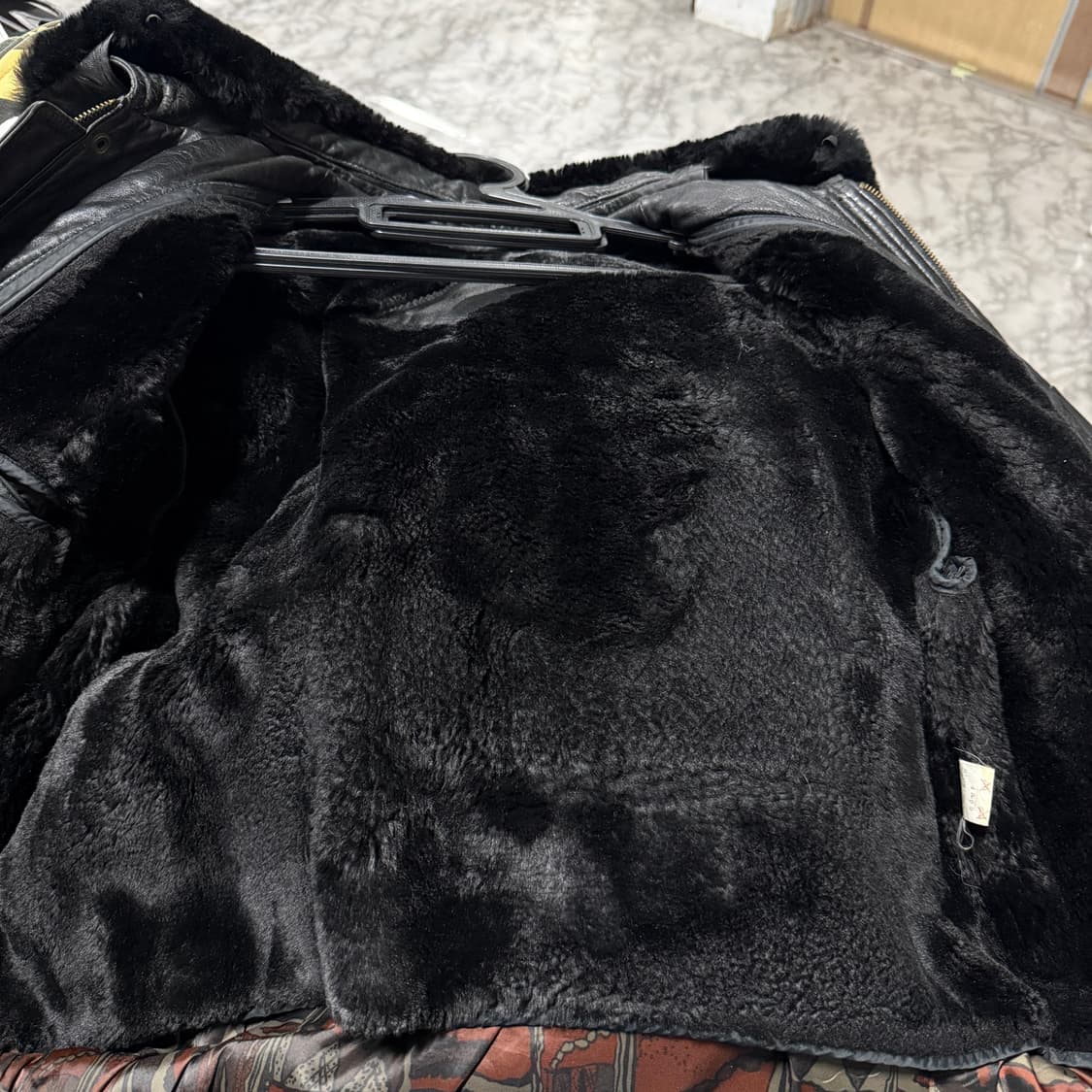 코오롱 100% 쉽스킨 퍼카라, 내피 탈 부착 양가죽 A2 봄버 자켓 상품이미지6