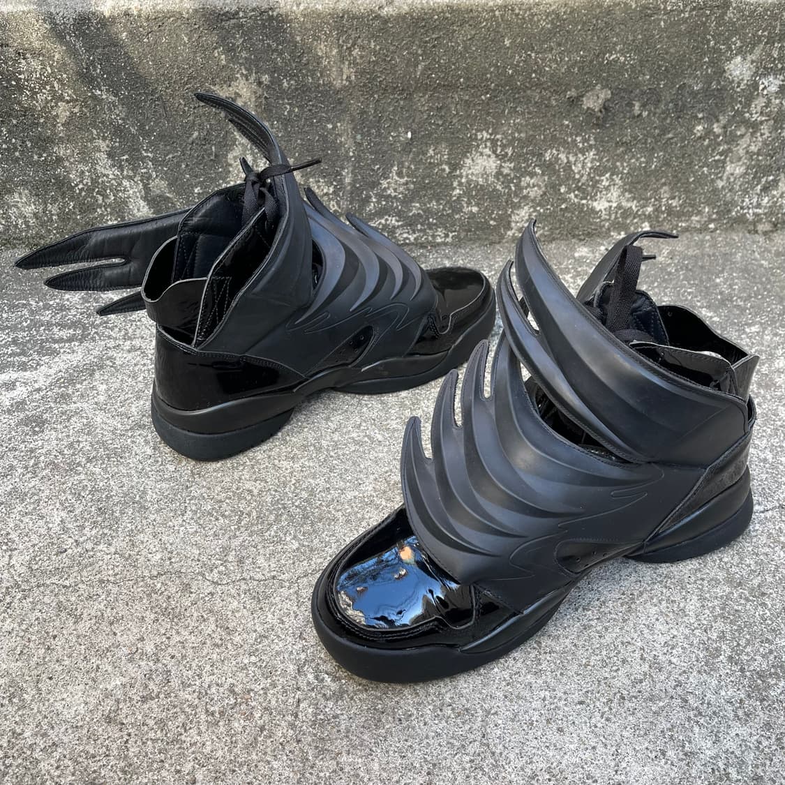 [235] Jeremy Scott Wings 3.0 Dark Knight 상품이미지5
