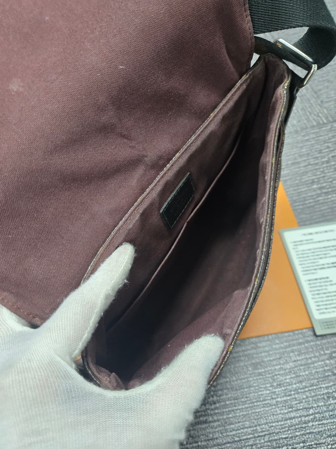 [특가][정품] 루이비통 디스트릭트 크로스백 상품이미지7