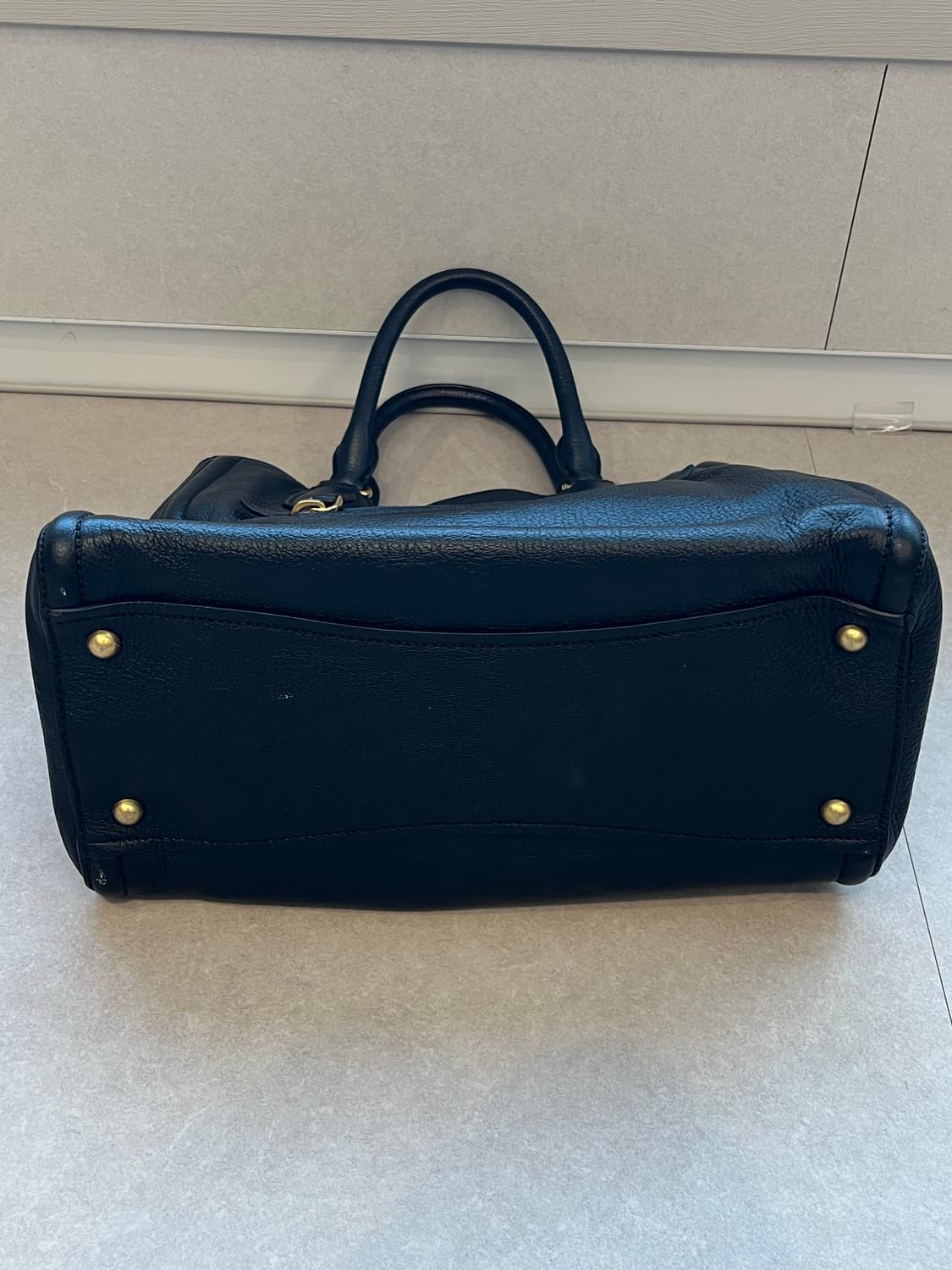 미우미우 비텔로 샤인 블랙 가방 상품이미지3