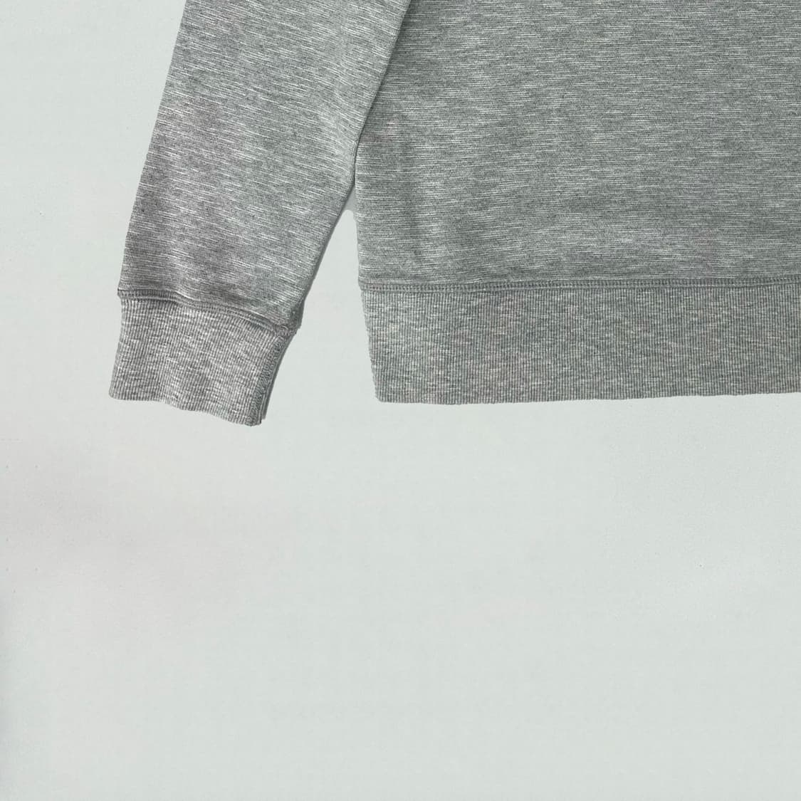 아크네 You First 맨투맨  상품이미지4