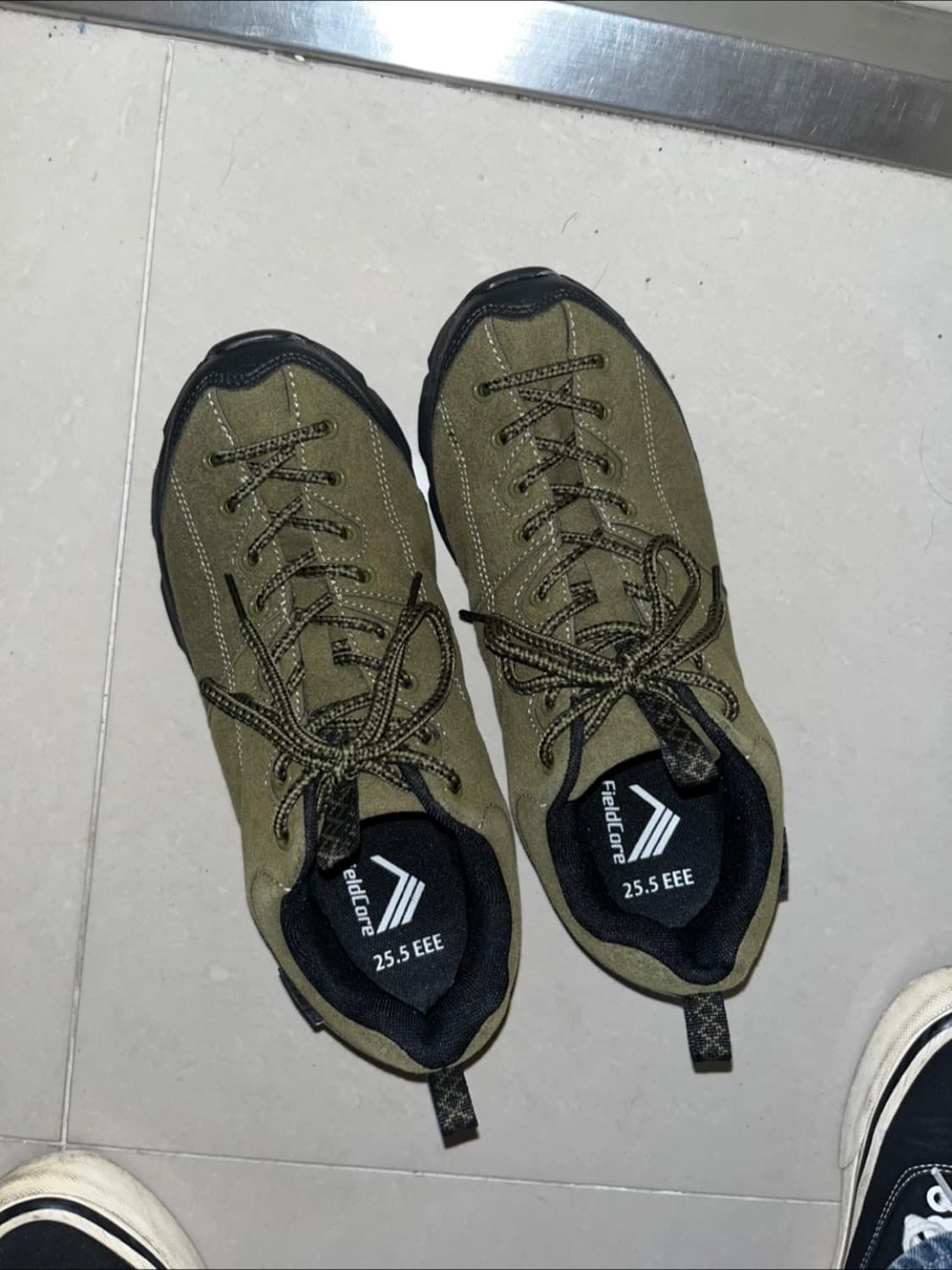 빈티지 고프코어 무드 트레킹화 상품이미지1