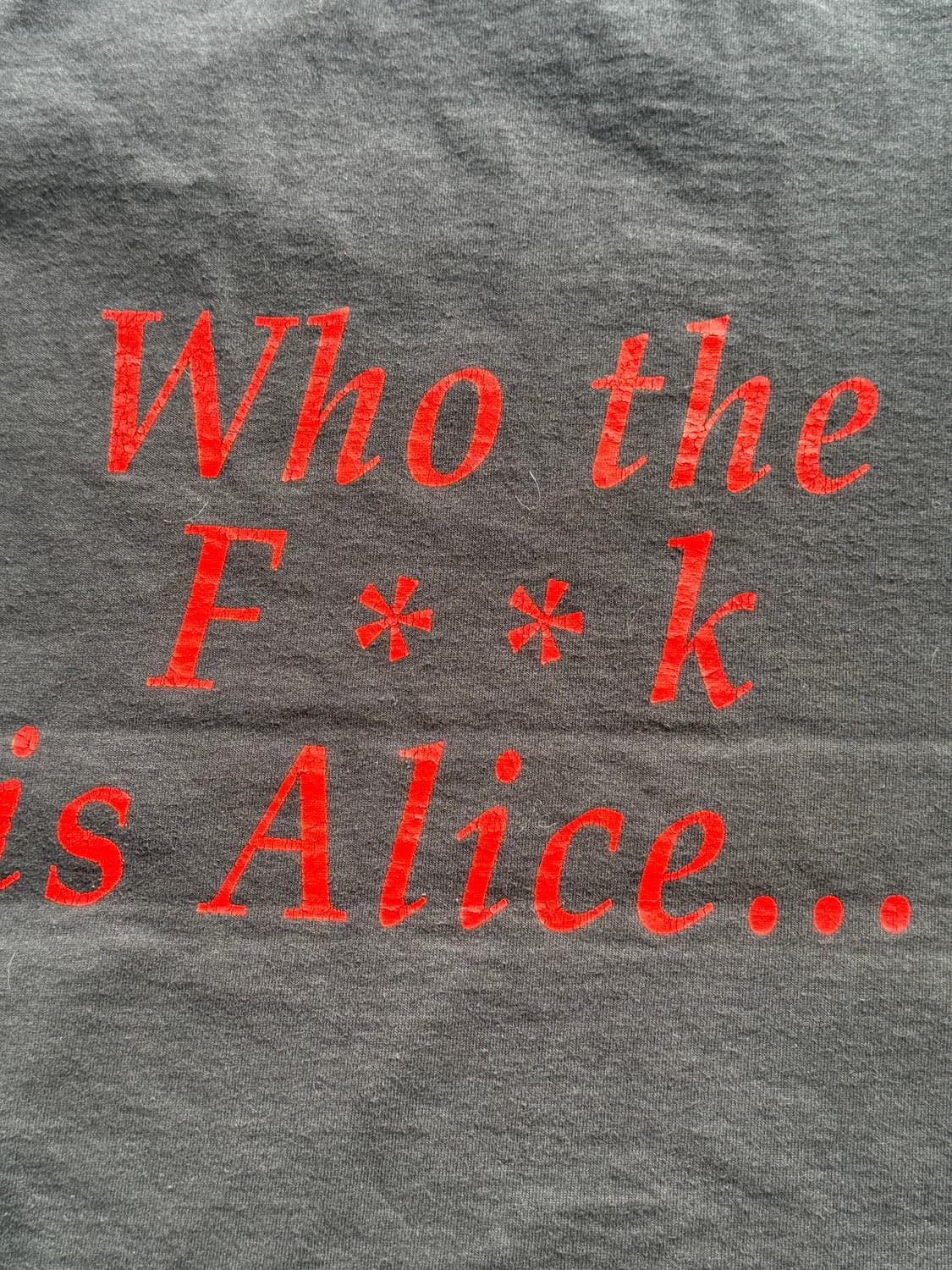 90s Alice who the f**k is Alice 티셔츠 상품이미지3