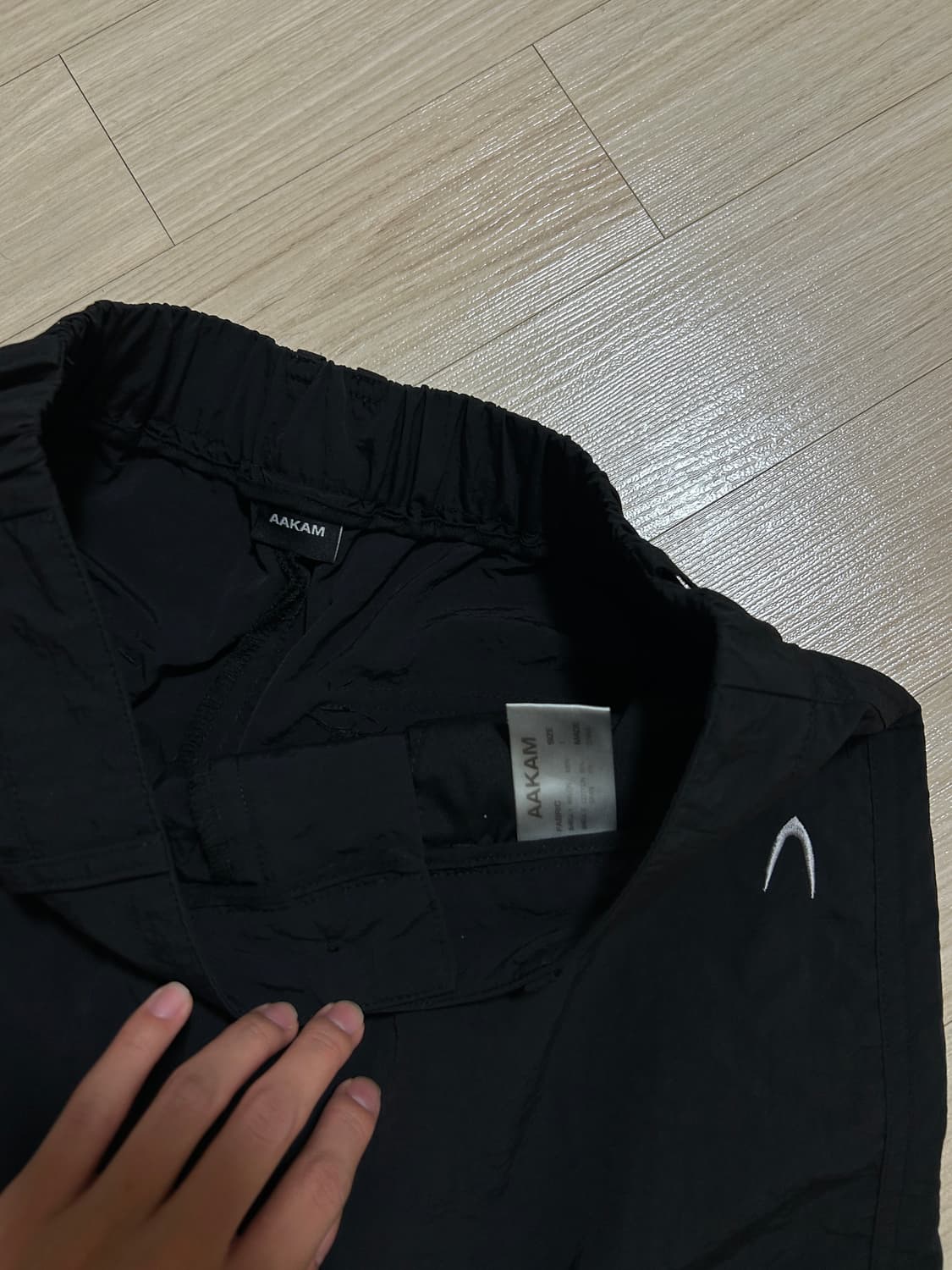아캄 Stretched Knee Slit Cargo Pants (Blac 상품이미지5