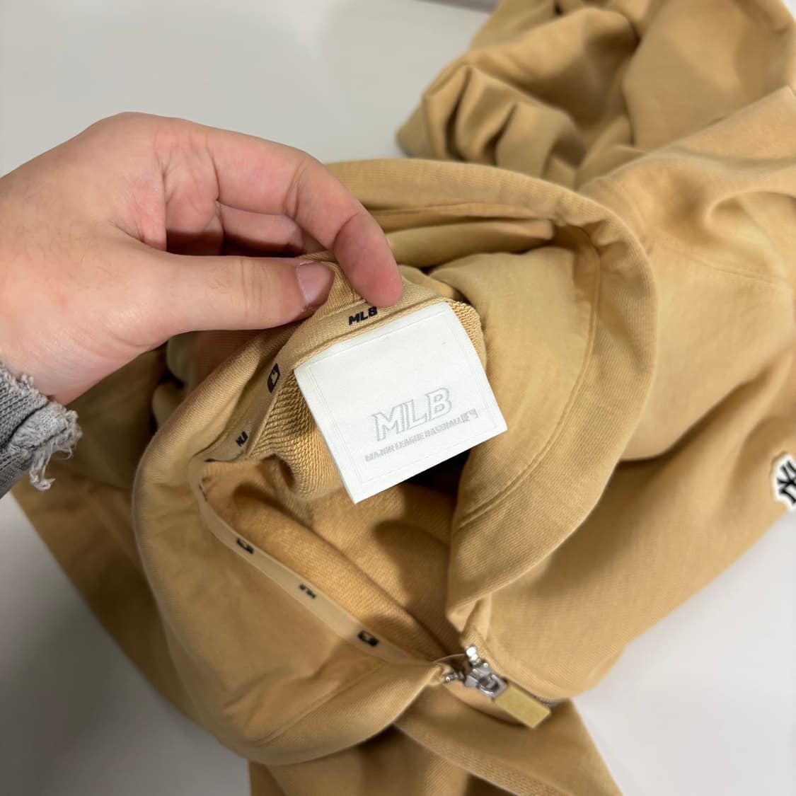 M MLB 베이지 NY 스몰로고 후드집업 상품이미지3