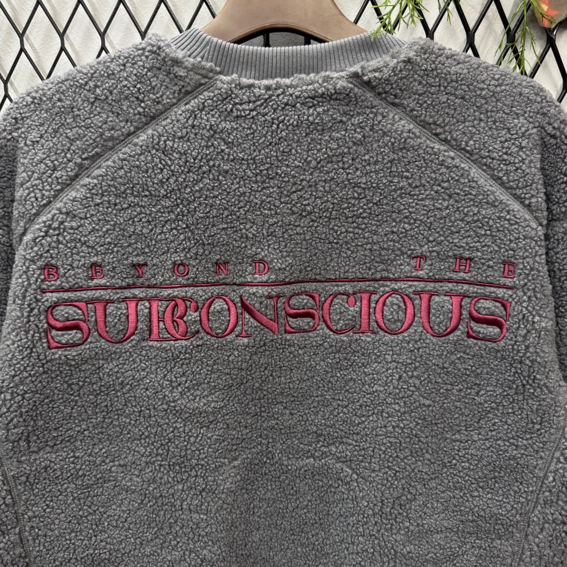 SONGZIO 송지오 플리스 맨투맨 후면 레터링 로고 포인트 그레이 상품이미지7