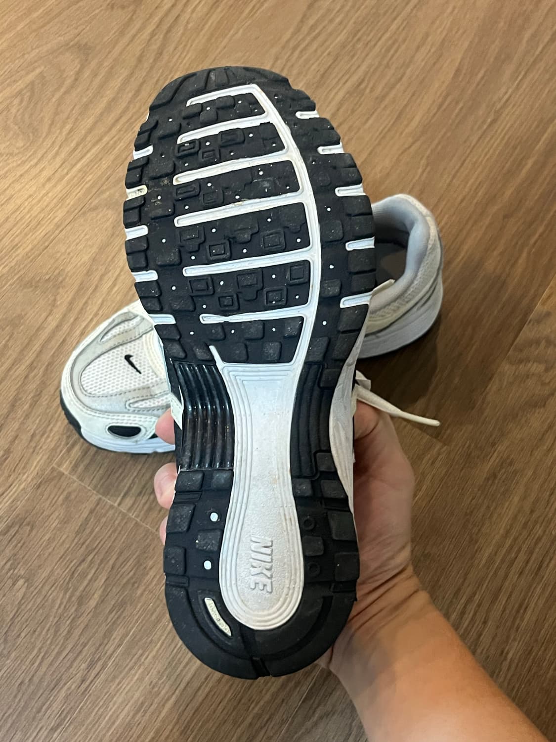 나이키 P-6000 흰검 230 상품이미지3